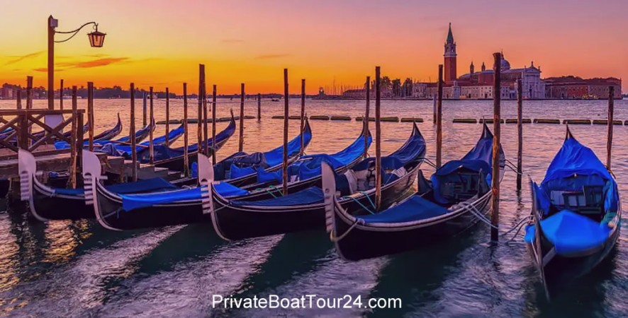 Gondola Tour in Venice